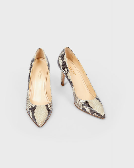 Blue Velvet Pointy Court